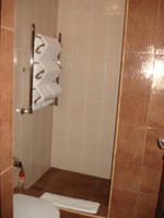 Hotel Gala Plaza::Bathrooms in Standards